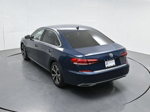 Used 2022 Volkswagen Passat 2.0T SE FWD image 51