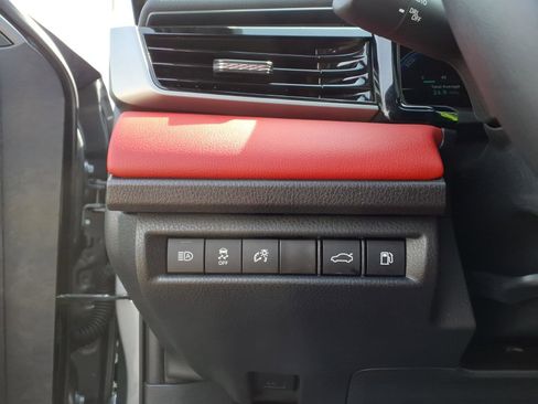 Used 2025 Toyota Camry XSE AWD/4WD image 18