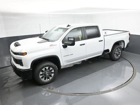New 2025 Chevrolet Silverado 2500 Custom w/ Custom Value Package image 18