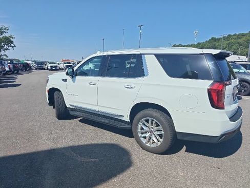 Used 2022 GMC Yukon SLT w/ SLT Premium Package RWD image 4