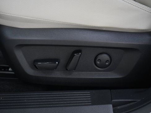 Used 2023 Nissan Rogue SL AWD/4WD image 28