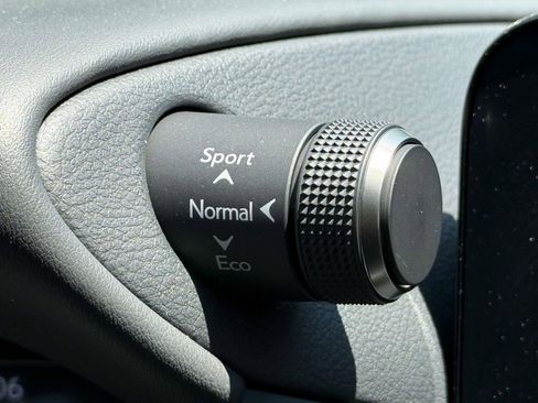 Used 2022 Lexus ES 350 w/ Luxury Package FWD image 30