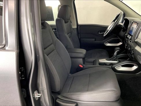 Used 2024 Nissan Frontier SV w/ Technology Package RWD image 9