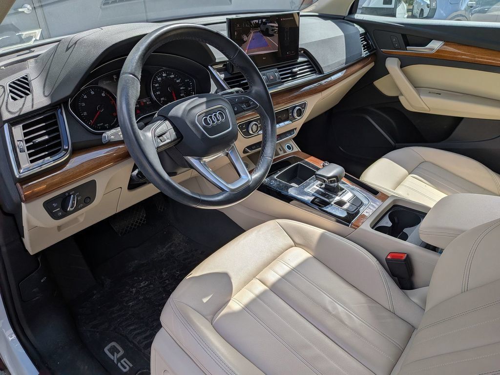 Used 2023 Audi Q5 2.0T Premium w/ Convenience Package AWD/4WD image 11