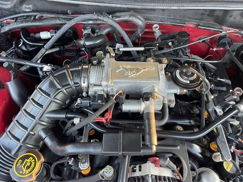 Used 2000 Ford Mustang GT RWD image 40