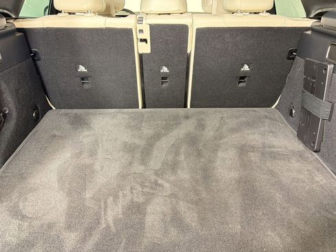 Used 2024 Mercedes-Benz GLC 300 image 23