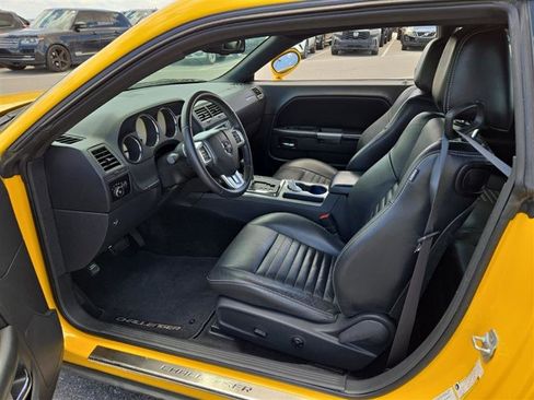 Used 2012 Dodge Challenger R/T RWD image 7