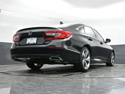 Used 2018 Honda Accord Touring image 32