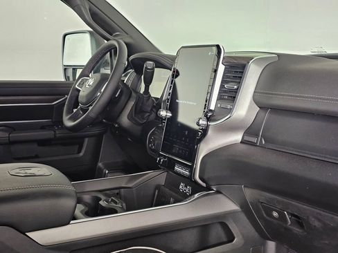 New 2026 RAM 3500 Laramie AWD/4WD image 39