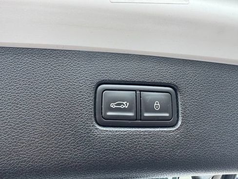 Certified 2025 Genesis GV80 2.5T Prestige AWD/4WD image 12