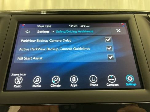 Used 2020 Chrysler Voyager LX image 21