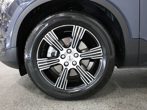 Used 2021 Volvo XC40 T5 Inscription w/ Protection Package AWD/4WD image 5