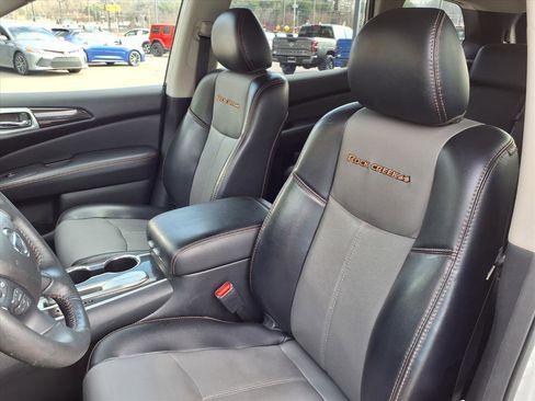 Used 2020 Nissan Pathfinder SL w/ Rock Creek Edition image 14