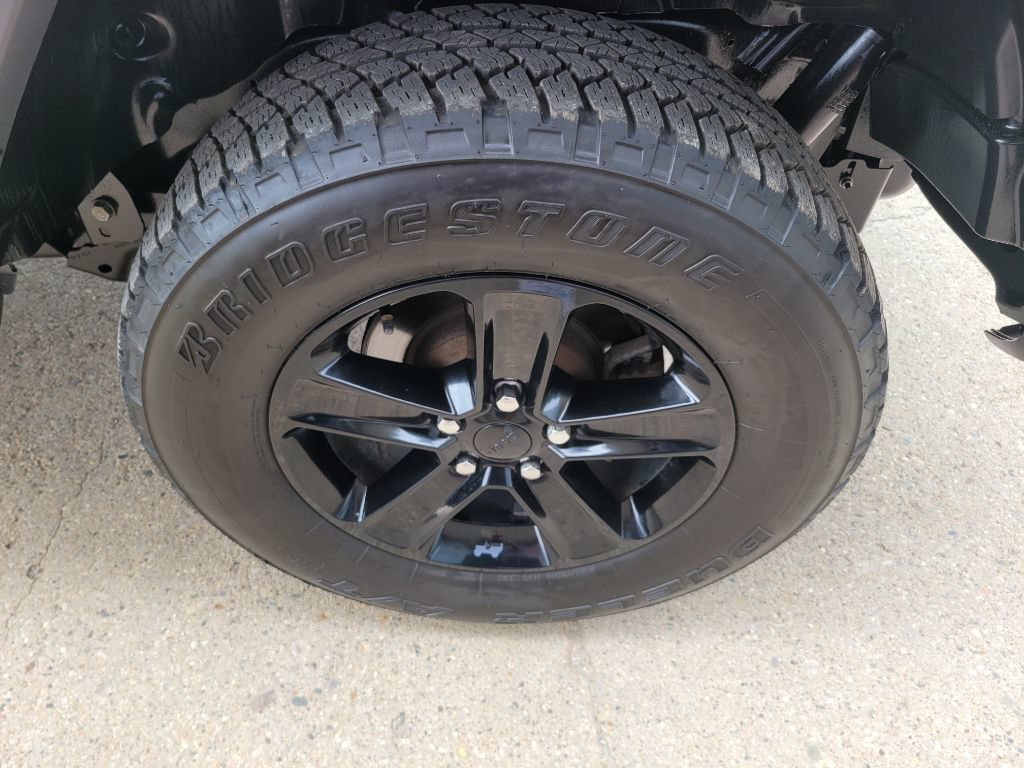 Used 2021 Jeep Wrangler Unlimited Sahara AWD/4WD image 12