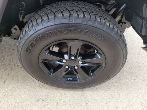 Used 2021 Jeep Wrangler Unlimited Sahara AWD/4WD image 12