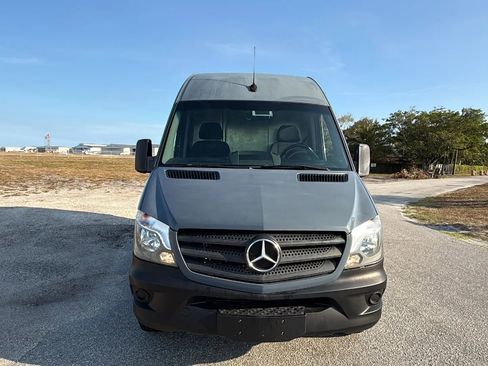 Used 2018 Mercedes-Benz Sprinter 2500 image 6
