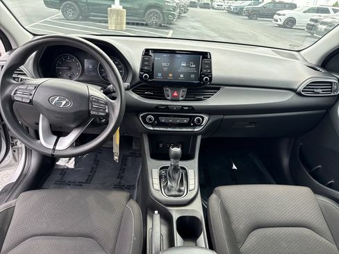 Used 2018 Hyundai Elantra GT FWD image 13