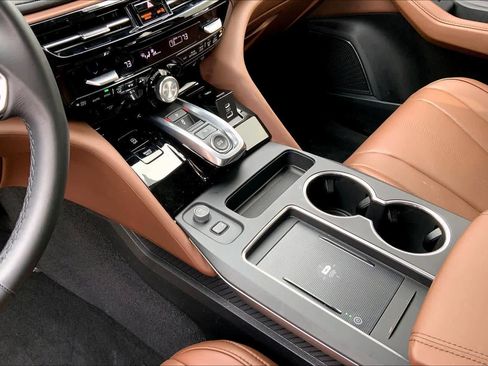 Certified 2025 Acura MDX w/Technology Package image 16