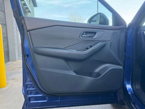 Used 2021 Nissan Rogue S image 31