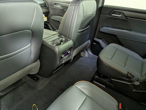 New 2026 GMC Acadia AT4 w/ Luxury Package AWD/4WD image 32