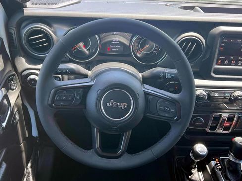 Used 2023 Jeep Wrangler Unlimited Sport AWD/4WD image 16