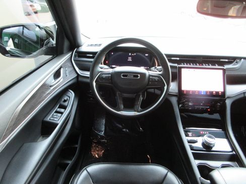 Used 2024 Jeep Grand Cherokee L Limited w/ Trailer Tow Package AWD/4WD image 36