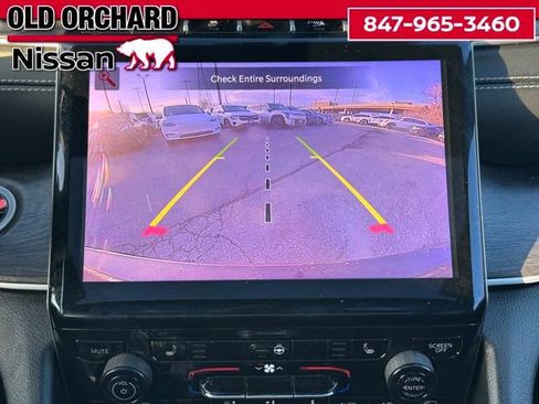 Used 2024 Jeep Grand Cherokee L Limited w/ Black Appearance Package image 18