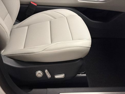 New 2026 Lincoln Nautilus Premier AWD/4WD image 12
