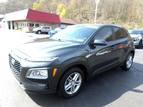 Used 2020 Hyundai Kona SE w/ Cargo Package image 3
