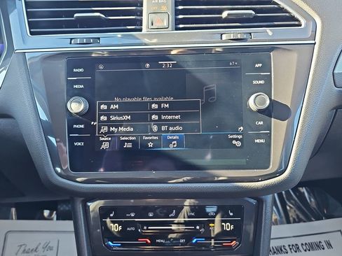 Used 2022 Volkswagen Tiguan SE image 25