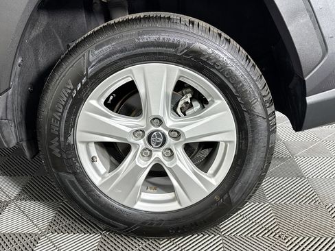 Used 2021 Toyota RAV4 XLE FWD image 63