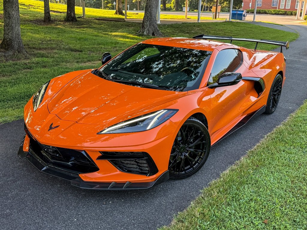 Used 2023 Chevrolet Corvette Stingray Coupe w/ 1LT RWD image 3