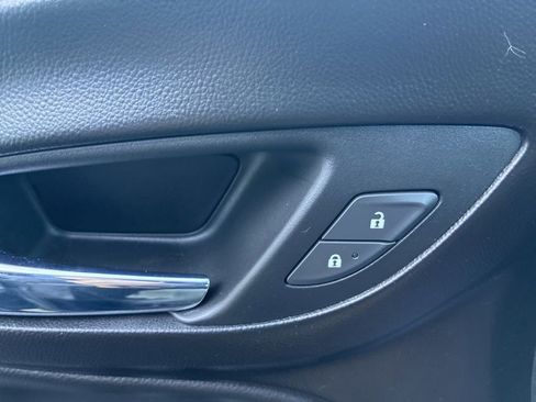 Used 2018 Chevrolet Equinox LT AWD/4WD image 26