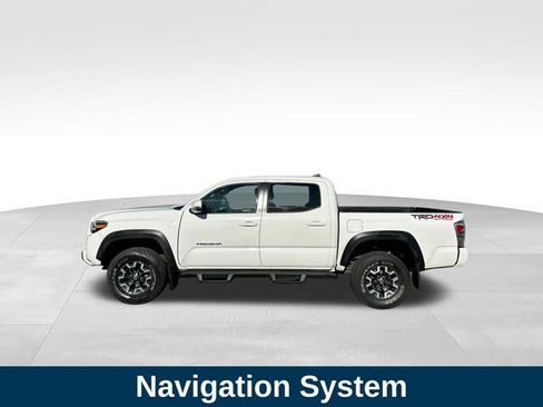 Used 2020 Toyota Tacoma TRD Off-Road w/ TRD Premium Off Road Package AWD/4WD image 2
