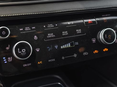 Used 2023 INFINITI QX60 Sensory AWD/4WD image 7