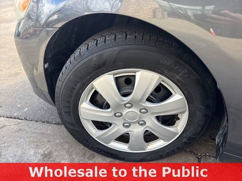 Used 2011 Toyota Camry LE image 11