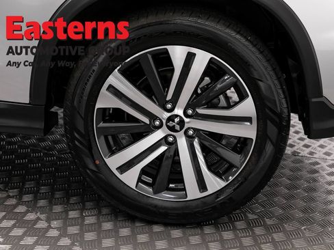 Used 2025 Mitsubishi Outlander Sport SE AWD/4WD image 32
