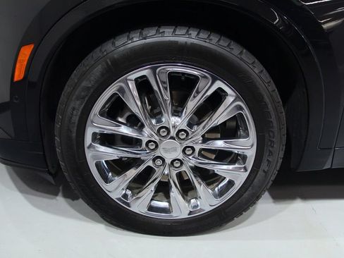 Used 2022 Cadillac XT6 Premium Luxury w/ Technology Package AWD/4WD image 17