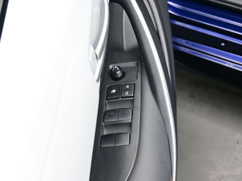 Used 2024 Toyota Corolla SE image 10