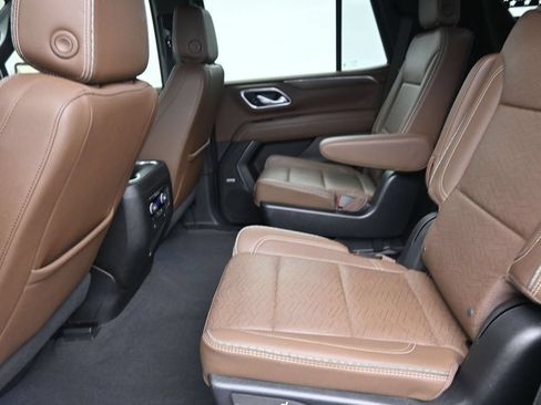 Used 2023 Chevrolet Tahoe High Country AWD/4WD image 14