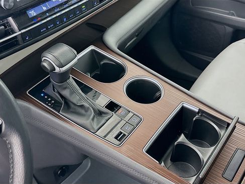 Used 2024 Toyota Sienna XLE image 16