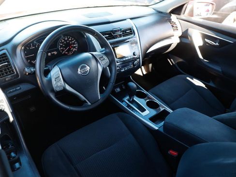 Used 2014 Nissan Altima 2.5 SV image 4