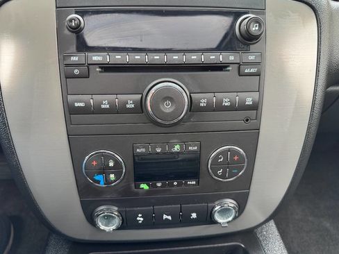 Used 2011 GMC Yukon SLT w/ SLT-2 Equipment Package image 17