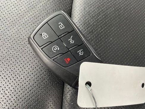 Certified 2024 GMC Yukon SLT w/ SLT Luxury Package image 23