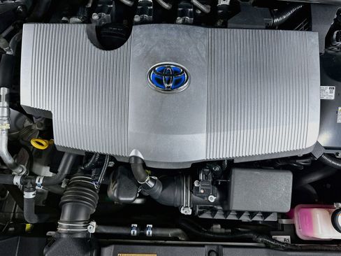 Used 2017 Toyota Prius Four FWD image 32