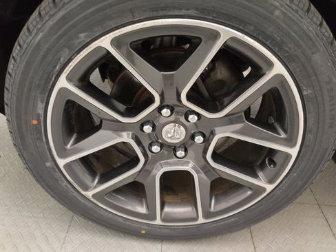 Used 2019 RAM 1500 Laramie RWD image 31