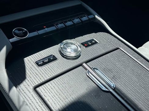 New 2026 Lincoln Navigator L Black Label AWD/4WD image 28
