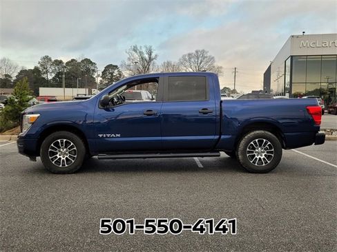 Used 2022 Nissan Titan SV image 2