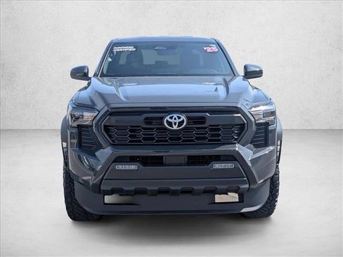 Used 2025 Toyota Tacoma TRD Off-Road AWD/4WD image 2