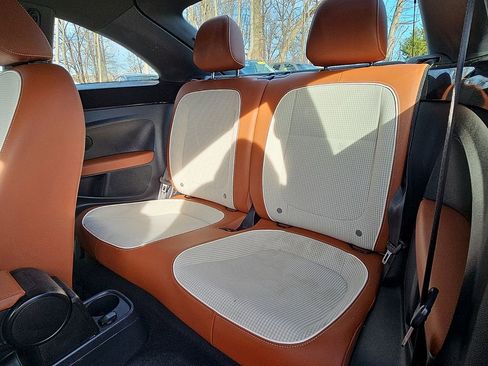 Used 2016 Volkswagen Beetle 1.8T Classic image 12